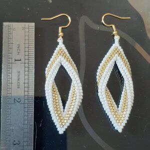 Boucle d'oreille Mini-perles Delica Or et blanche